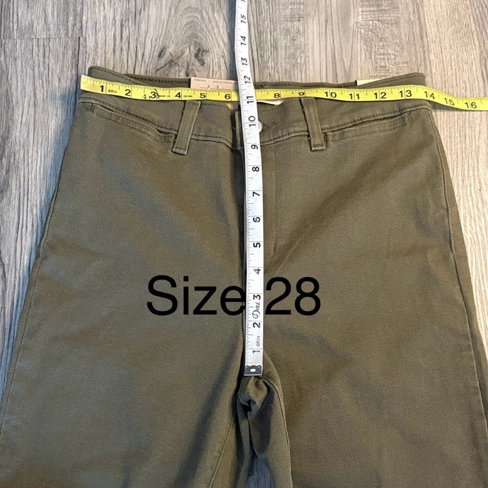 Levi's Women's High Rise Tailored 724 Slim Straight Size NWT - Picture 7 of 15